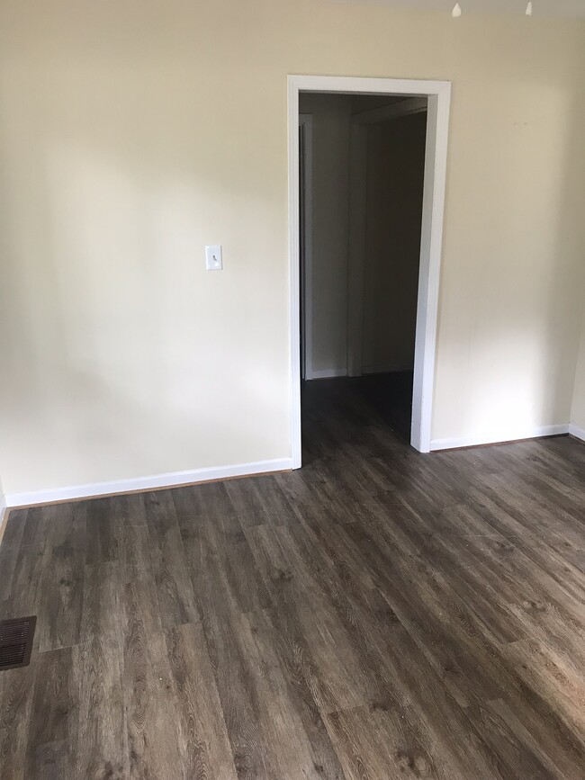 Building Photo - 309 Annette Way