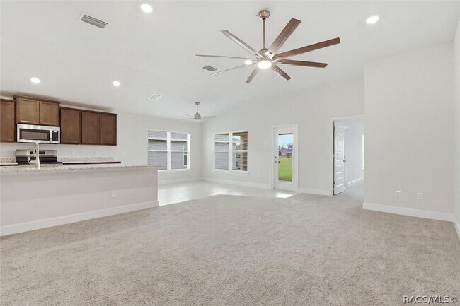 Building Photo - 336 W Rexford Dr