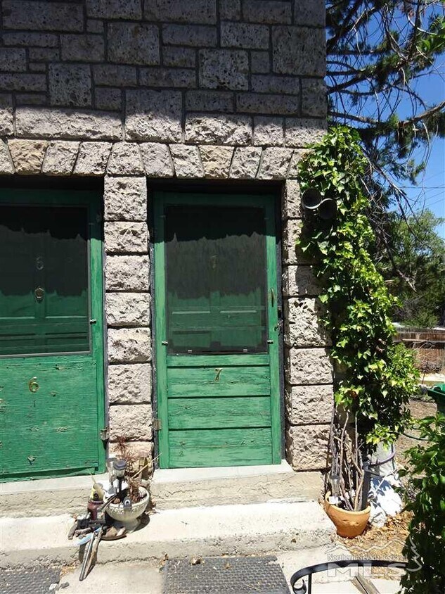 Primary Photo - 1101 Keystone Ave