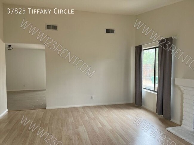 Building Photo - 3BD/ 2BTH SINGLE STORY HOME JUST REHABBED