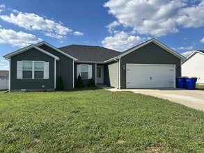 Building Photo - 405 Deluth Dr