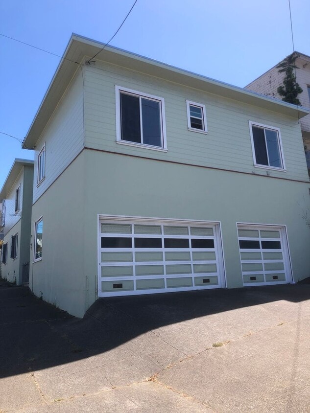 Primary Photo - 1801-1805 10th Avenue