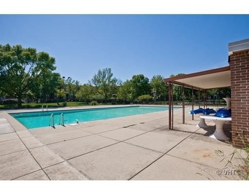 Building Photo - 1301 S Finley Rd