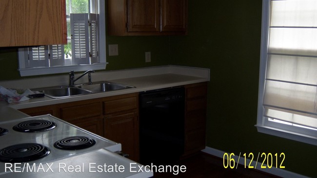 Building Photo - 2 br, 2 bath House - 4851 Pinedale Blvd