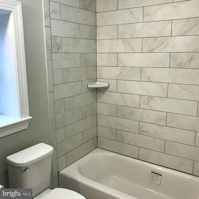 Foto del edificio - 753 N Cedar Rd