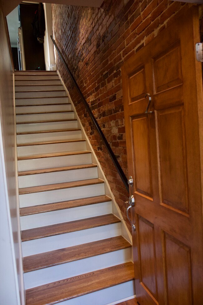 Foto del edificio - 2128 1st St NW