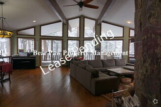 Building Photo - 33550 Woodland Dr