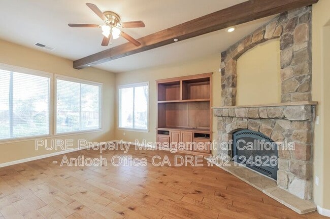 Foto del edificio - 2340 Indian Springs Dr