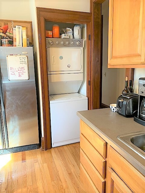 Building Photo - 125 E Johnson St