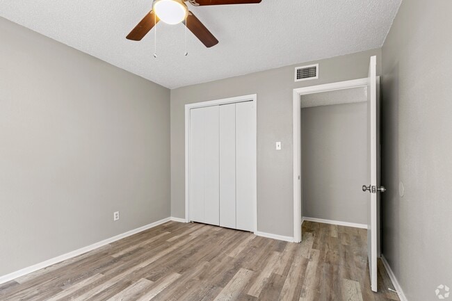 Magnolia Garden Apartments Bedroom - Magnolia Garden