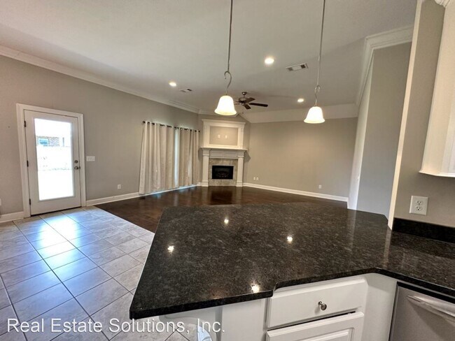 Building Photo - 3 br, 2 bath House - 133 Beechwood Circle