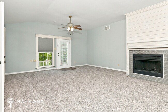 Building Photo - Spacious Home in San Antonio, TX