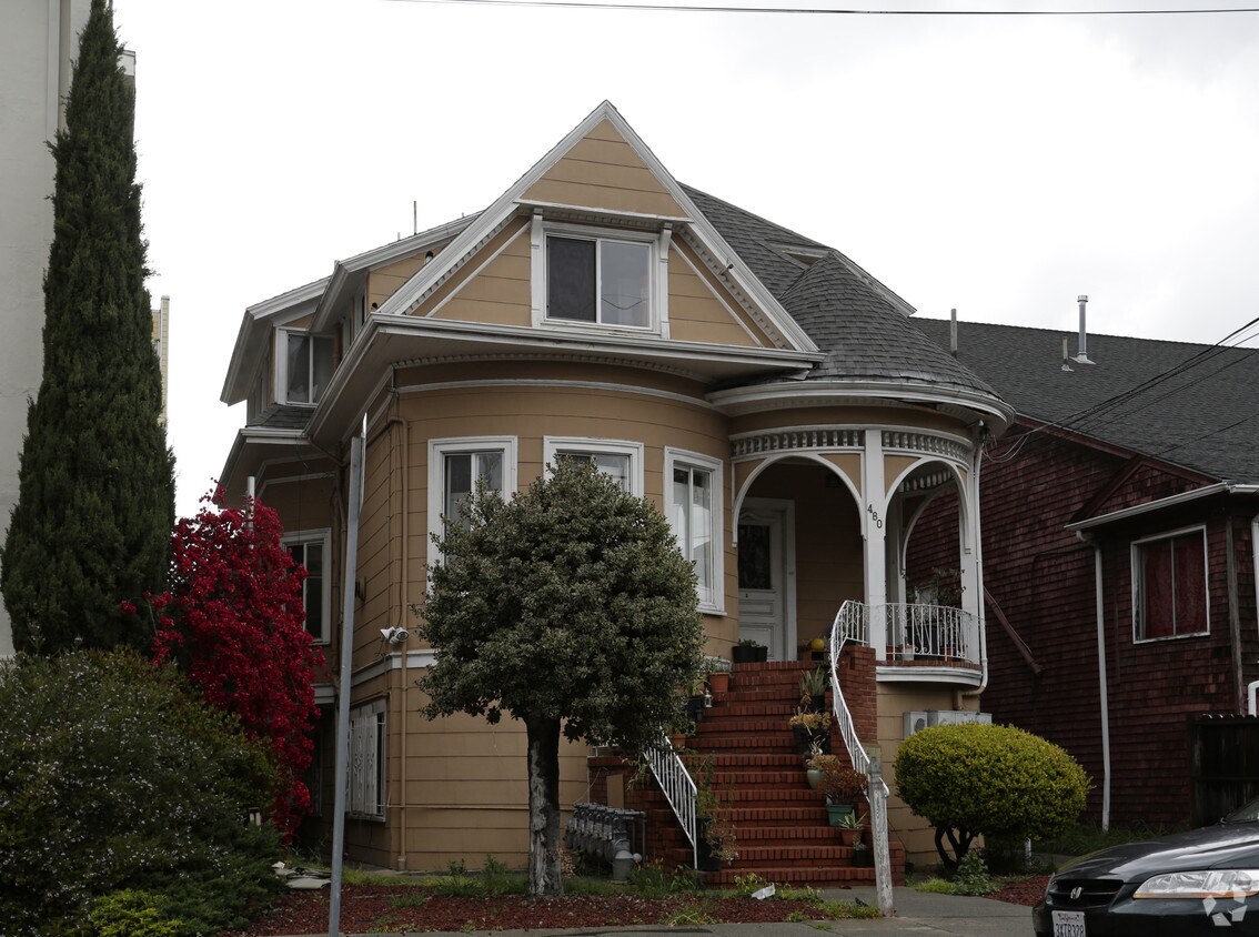 Primary Photo - 480 37th St