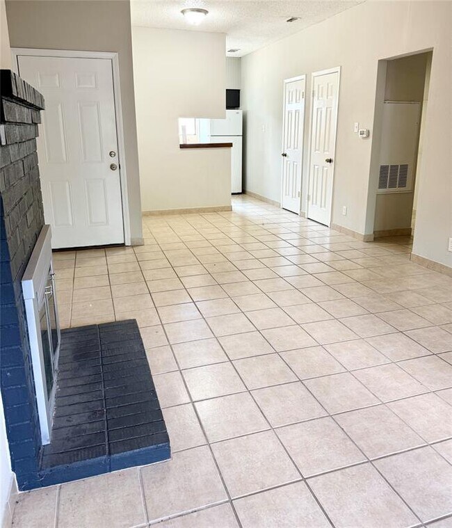 Foto del edificio - 2501 W Slaughter Ln