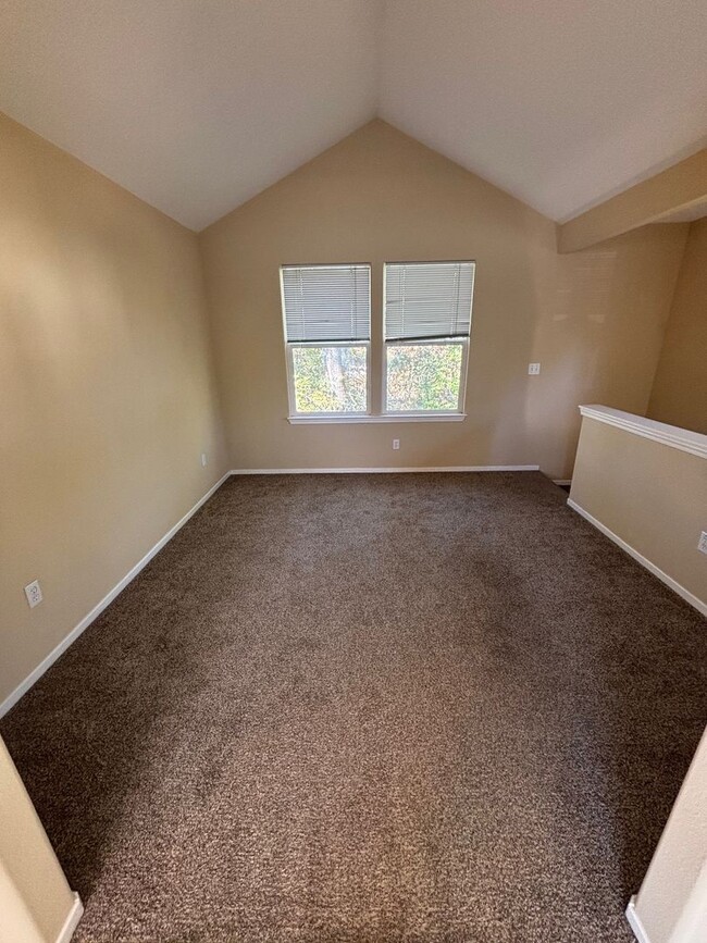 Building Photo - 1 Bedroom 1 Bathroom in Rincon Valley