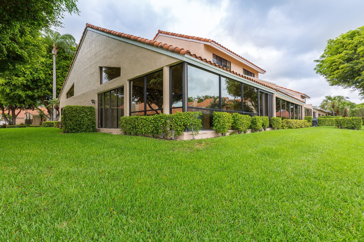 Foto principal - 22668 Meridiana Dr