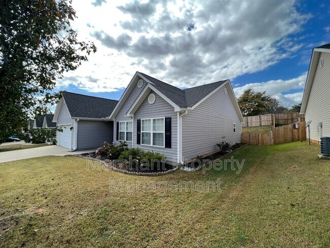 Building Photo - 16 Landing Ln
