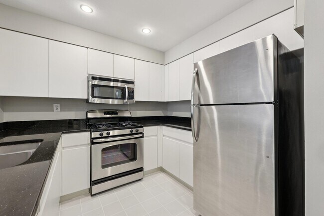 Foto del edificio - 302 Nelson Ct