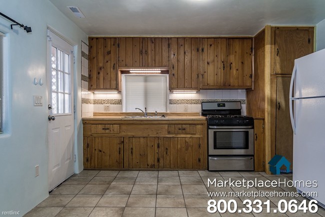 Building Photo - 4 br, 1.5 bath House - 13 Florencio Trl