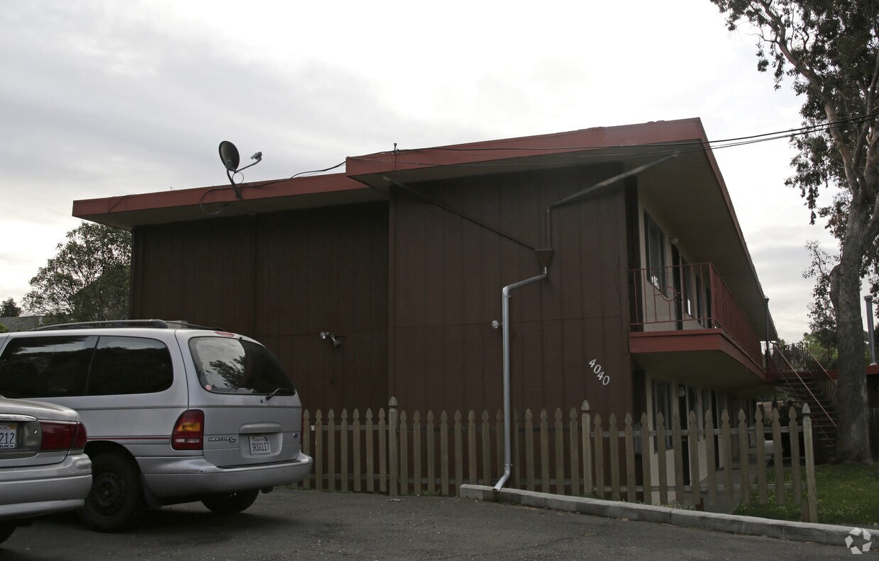 Building Photo - 4040 Quigley St