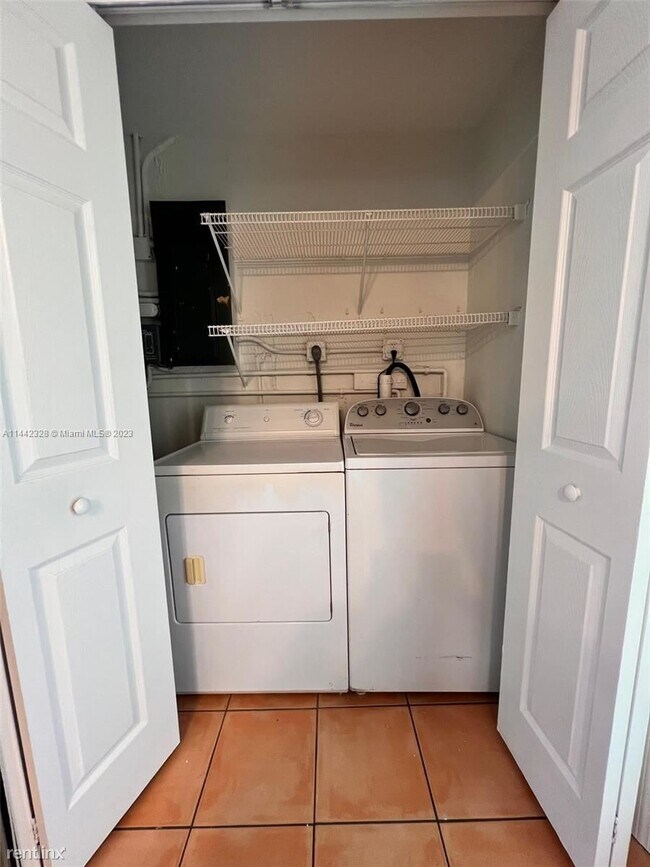 Building Photo - 3 br, 2 bath House - 10371 SW 201st Ter