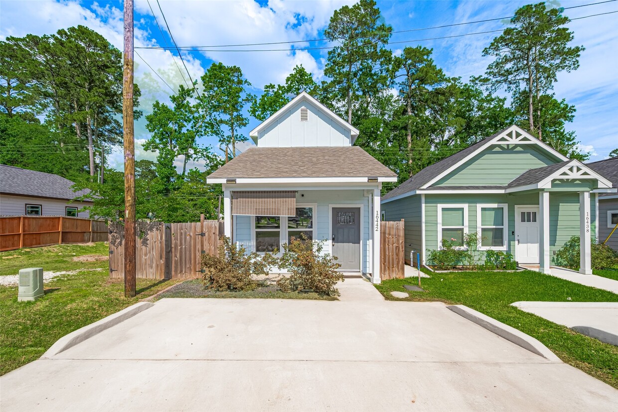Primary Photo - 16442 Eastchase St