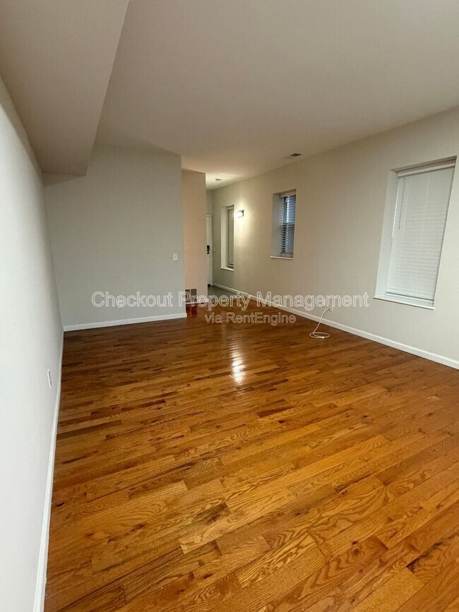 Foto del edificio - 5531 Pershing Ave