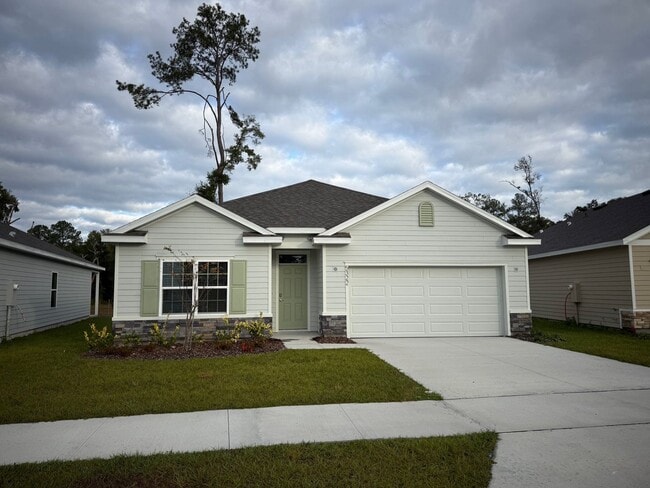 Building Photo - 4 Bedroom 2 Bath Close to Hospitals and Shopping