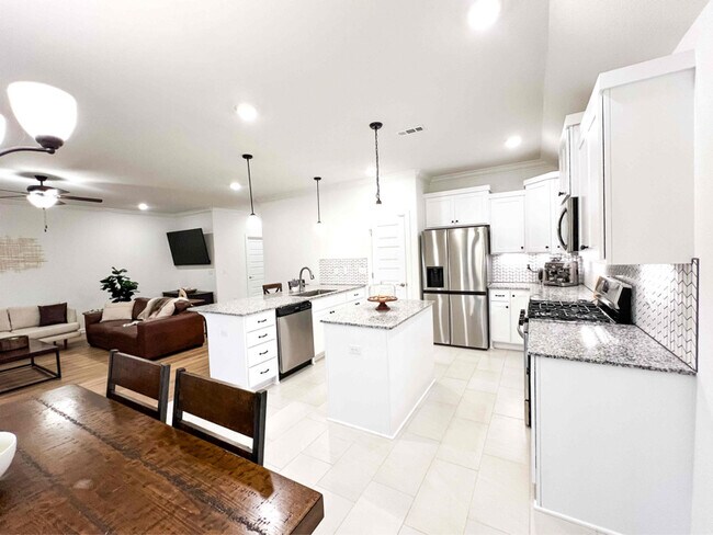 Foto del edificio - 310 W Tyler Rd