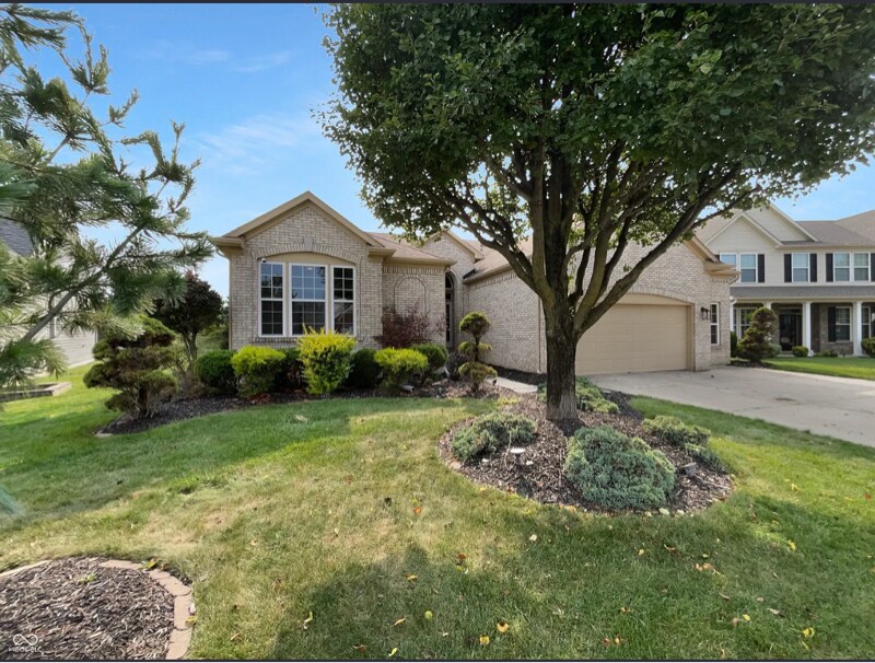 Foto principal - 2556 Greythorne Dr