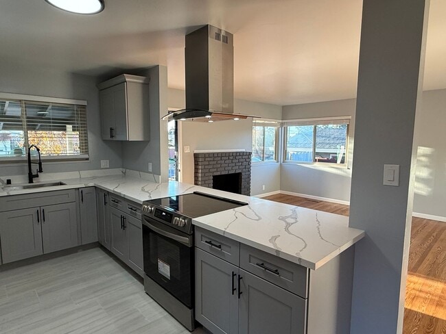 Foto del edificio - Renovated 3-Bedroom Single Family Home in Pinole Available Now!!!