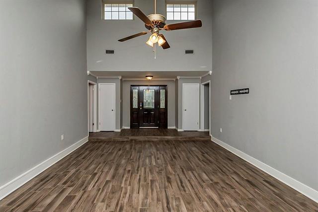 Building Photo - 213 Meadowhill Dr