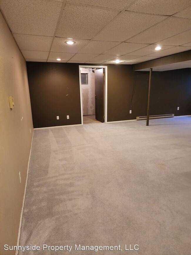 Building Photo - 4 br, 2.5 bath House - 13855 W 68th Dr.