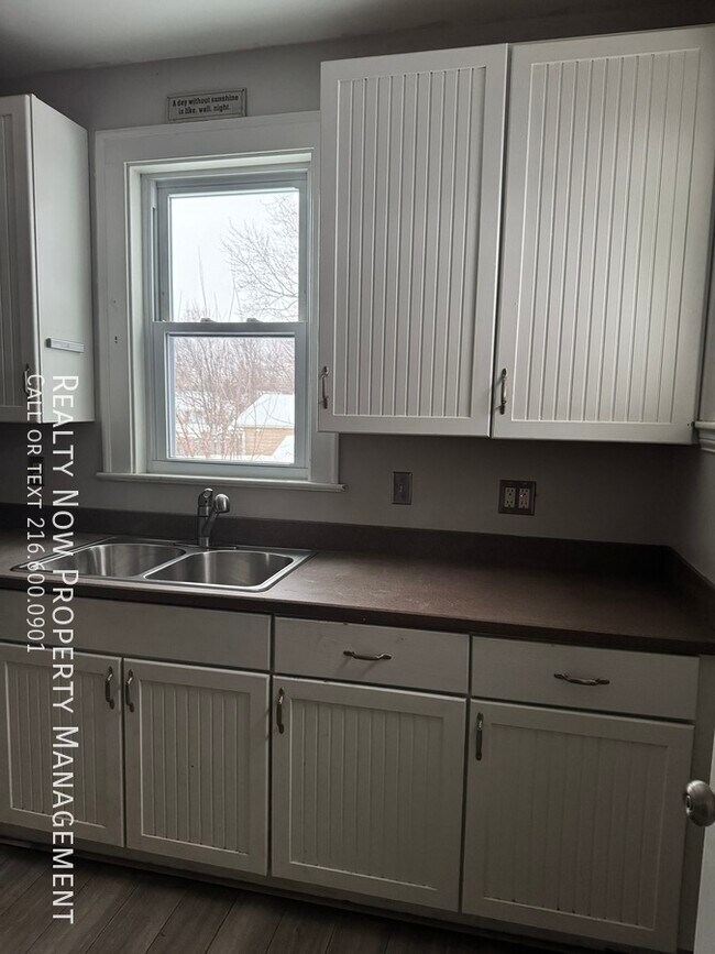 Foto del edificio - 9474 Roxbury Rd