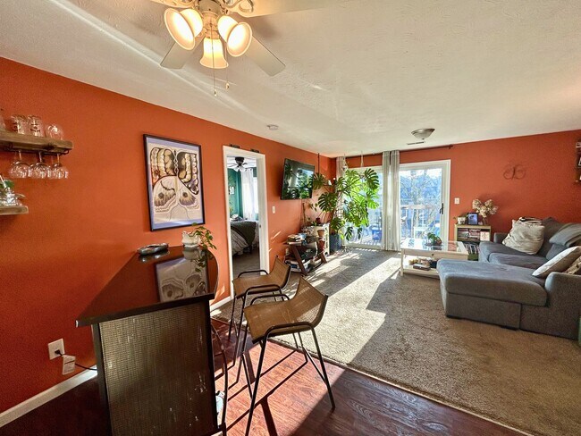 Foto del edificio - 8831 Eagleview Dr