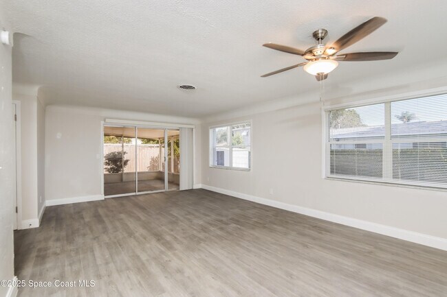 Building Photo - 1710 Jordan Dr