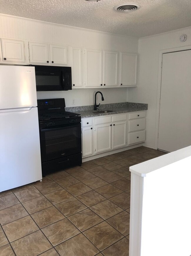 Building Photo - Bald Knob Duplex