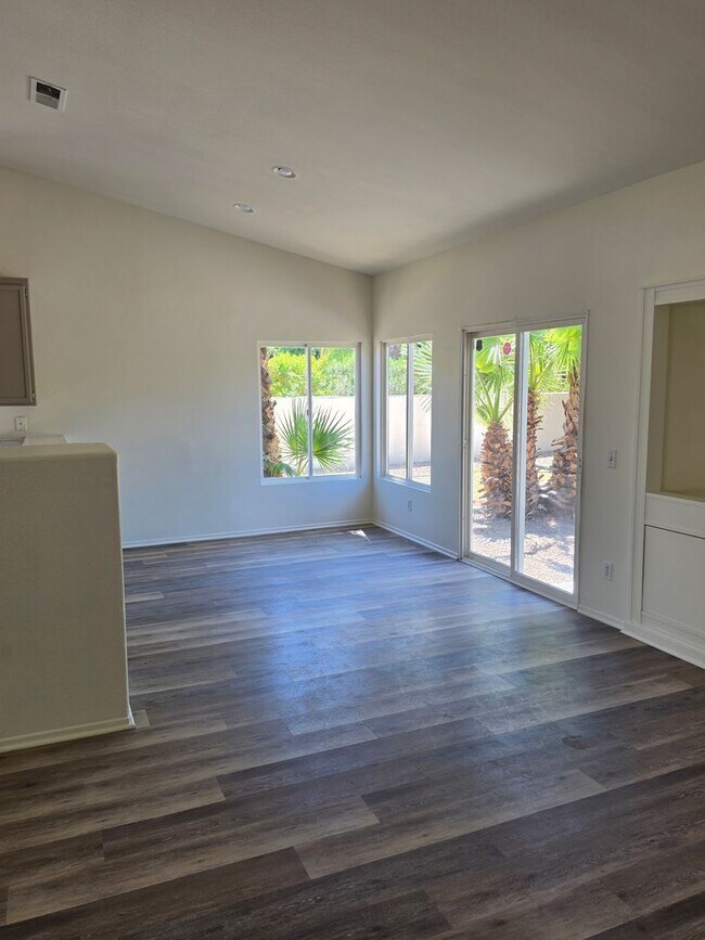 Foto del edificio - 78755 Irwin Cir