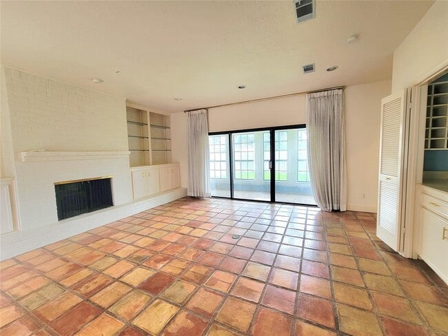 Building Photo - 3315 Country Club Blvd