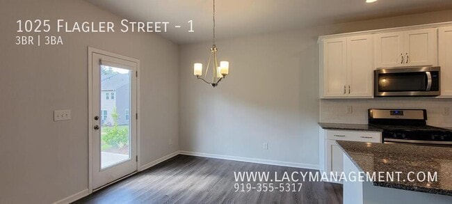 Building Photo - 1025 Flagler St