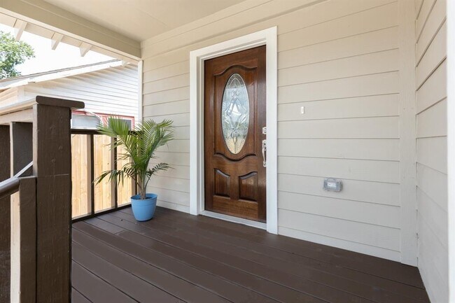 Foto del edificio - 3406 Michigan St