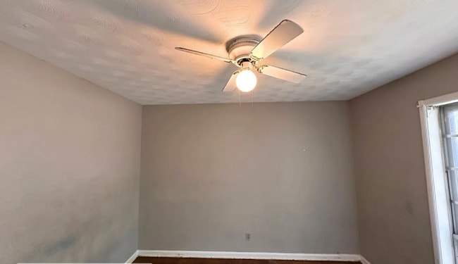 Building Photo - 4810 Summerlane Ave