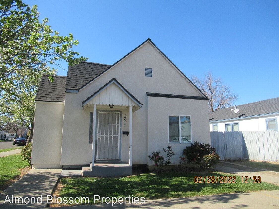 3 br, 1 bath House 257 S. Shasta Street House Rental in Willows, CA