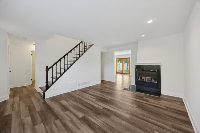 Foto del edificio - 128 Granite Hill Ct