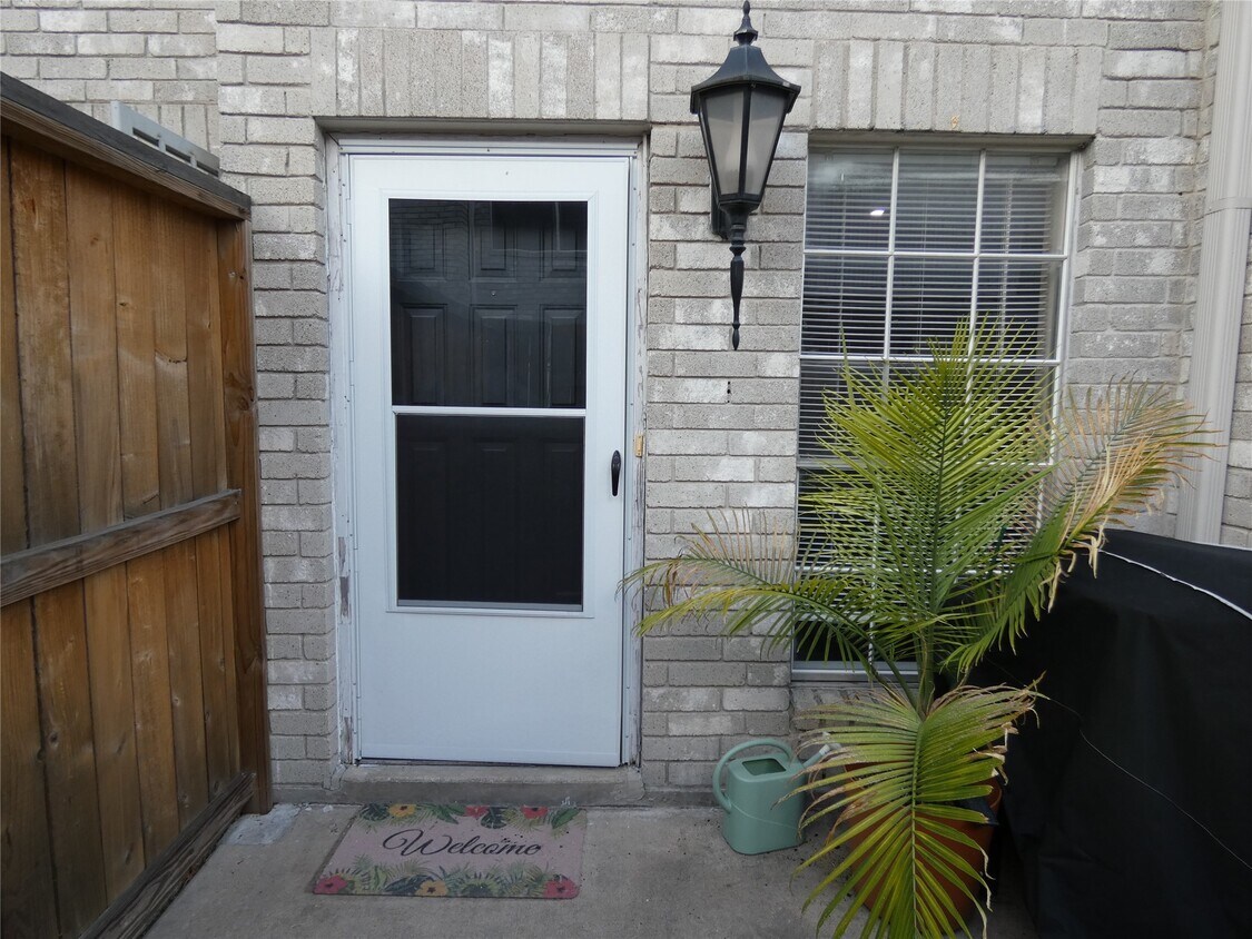 Foto principal - 3780 Tanglewilde St