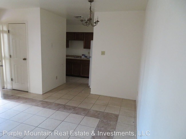 Building Photo - 2720 Fairway Dr