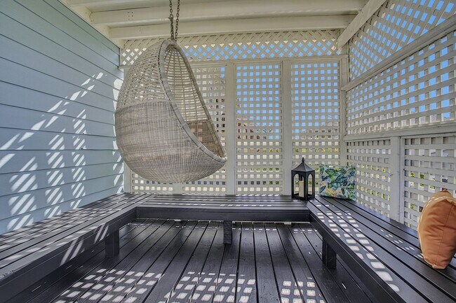 Foto del edificio - Wonderful House with Huge Deck in an Amazing Location
