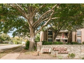 Building Photo - 2505 Wedglea Dr
