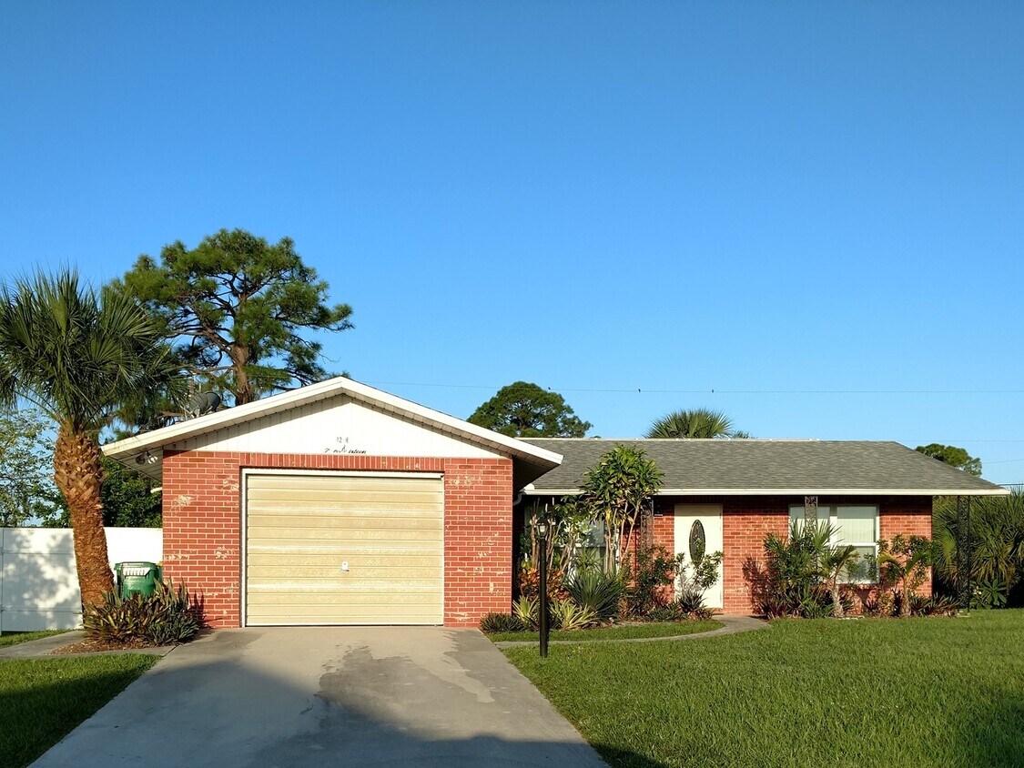 1216 Loma Ln, Englewood, FL 34224 House Rental in Englewood, FL