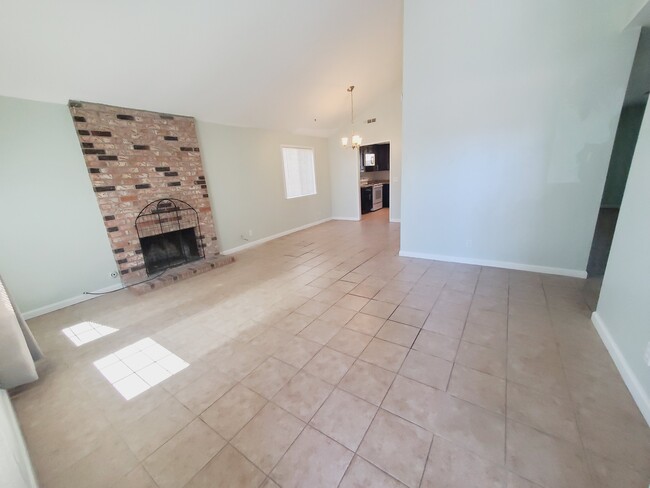 Family/Dining - 5031 Moss Creek Cir